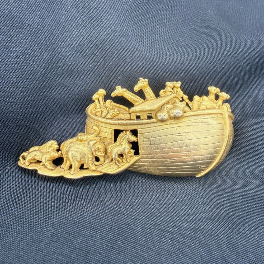 AJC Vintage Noahs Ark Animals Gold Tone Brooch Pin Elephant Giraffe Lion Camels